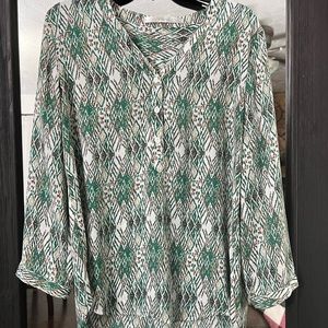 😍😍SOLD😍😍Fun 2 Fun Shirt size Large